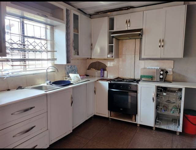9 BEDROOM FREEHOLD FOR SALE IN TASBET PARK